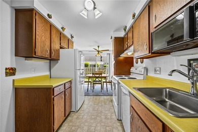 Adorable 2-bedroom, 1.5-bath end-unit condo in Webster offering - photo 13
