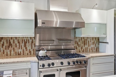 21 Blackwater Street presents a rare opportunity to own one of - photo 20