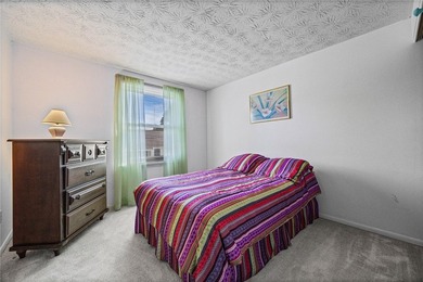 Adorable 2-bedroom, 1.5-bath end-unit condo in Webster offering - photo 22
