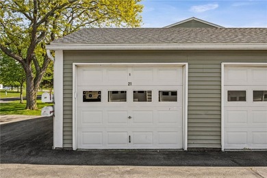 Adorable 2-bedroom, 1.5-bath end-unit condo in Webster offering - photo 32