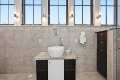 21 Blackwater Street presents a rare opportunity to own one of - photo 34