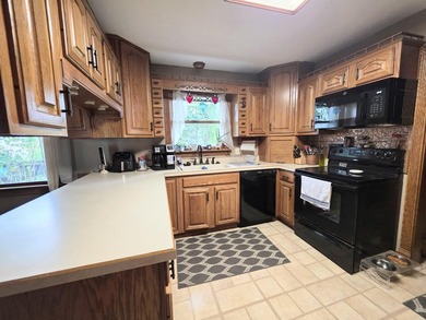 Welcome to 1206 Hawthorne Street in St. Marys! This spacious - photo 8