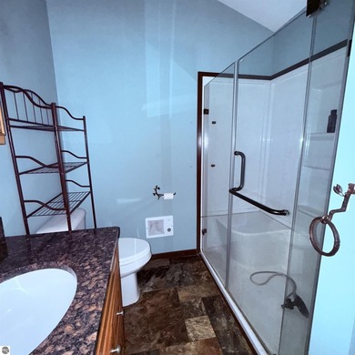 Charming cottage retreat on 2.5 acres directly across from - photo 8