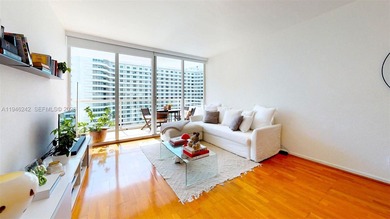 Spacious 1BR/1BA at 5600 Collins with huge private balcony