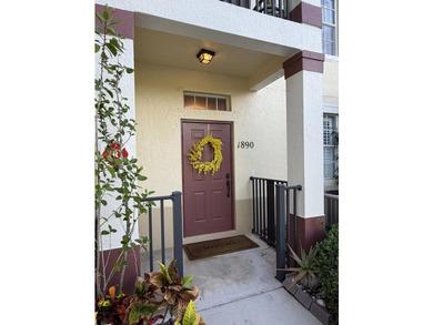 Welcome to this beautifully maintained turn-key three-story - photo 1