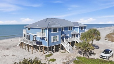 DIRECT BEACHFRONT TOWNHOME on *Palm* Island!
If you're dreaming - photo 1
