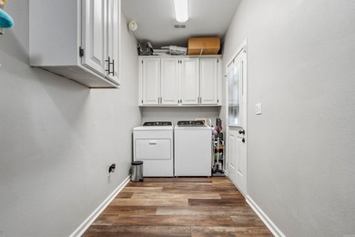 Welcome Home! Move in Ready with nice remodel! This beautiful - photo 12