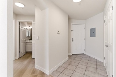 Beautifully updated 2 bd/2 ba condo in the desirable Redwood - photo 5