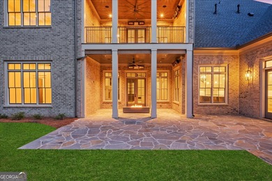SOPHISTICATED ELEGANCE THROUGHOUT THIS STUNNING NEW CUSTOM - photo 18