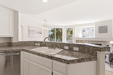 Beautifully updated 2 bd/2 ba condo in the desirable Redwood - photo 9