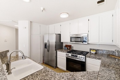 Beautifully updated 2 bd/2 ba condo in the desirable Redwood - photo 10