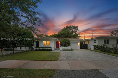 Completely remodeled 3/2 Coral Gables home on charming Catalonia - photo 1