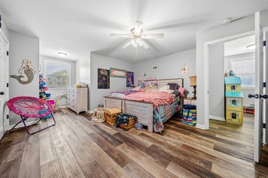 Welcome Home! Move in Ready with nice remodel! This beautiful - photo 23