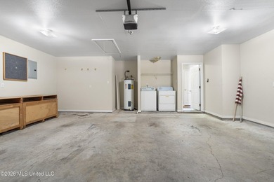 Welcome to this beautiful 4 - bedroom, 2 bath home located in - photo 23