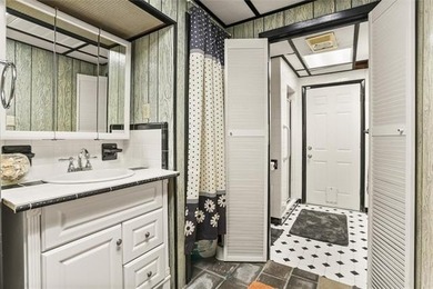 From the saltwater pool and private home theatre to the - photo 23