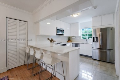 Completely remodeled 3/2 Coral Gables home on charming Catalonia - photo 4