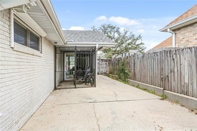From the saltwater pool and private home theatre to the - photo 27