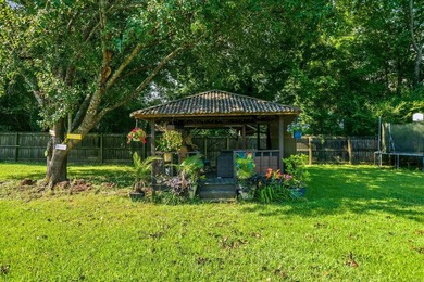 Welcome Home! Move in Ready with nice remodel! This beautiful - photo 30