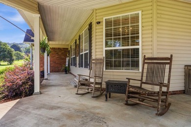 Welcome Home! Move in Ready with nice remodel! This beautiful - photo 32