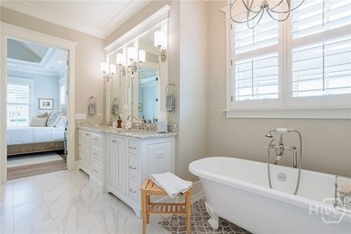Open concept design, expansive windows offering light-filled - photo 41