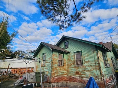 CALLING ALL CASH BUYERS TO THIS OVERSIZED DIAMOND IN THE ROUGH - photo 4
