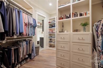 Open concept design, expansive windows offering light-filled - photo 44