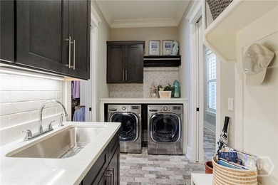 Open concept design, expansive windows offering light-filled - photo 47