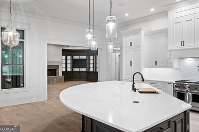 SOPHISTICATED ELEGANCE THROUGHOUT THIS STUNNING NEW CUSTOM - photo 55
