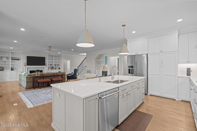 Luxury, easy living and value combine in this like-new custom - photo 9
