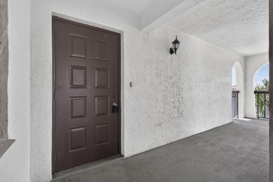ACCEPTING BACK-UP OFFERS. Take Elevator t0 TOP FLOOR 2BR/2BA - photo 3