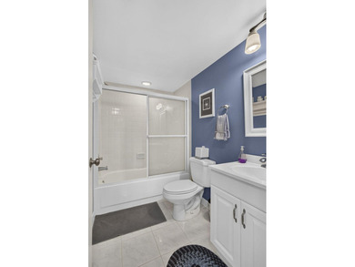 ACCEPTING BACK-UP OFFERS. Take Elevator t0 TOP FLOOR 2BR/2BA - photo 8