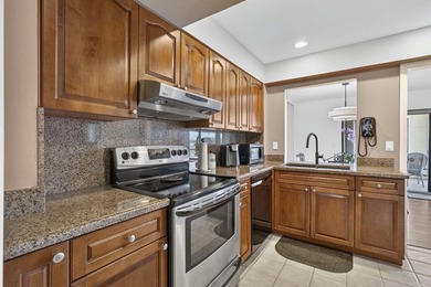 ACCEPTING BACK-UP OFFERS. Take Elevator t0 TOP FLOOR 2BR/2BA - photo 9