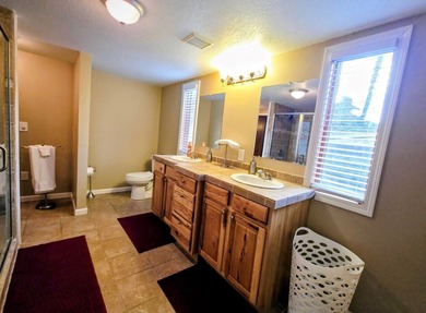 Discover your perfect getaway in this charming 3 bedroom, 2 - photo 12
