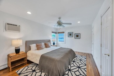Charming Split-Level Gem in South Wantagh tucked away on a quiet - photo 12