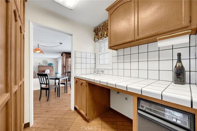BEAUTIFUL, SINGLE-STORY home on a 14,250 sq ft lot! This house - photo 12