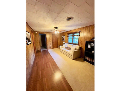 Discover your perfect getaway in this charming 3 bedroom, 2 - photo 13