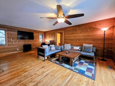 Discover your perfect getaway in this charming 3 bedroom, 2 - photo 17