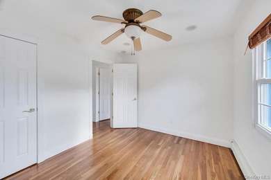 Charming Split-Level Gem in South Wantagh tucked away on a quiet - photo 18