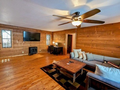 Discover your perfect getaway in this charming 3 bedroom, 2 - photo 19