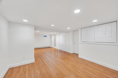 Charming Split-Level Gem in South Wantagh tucked away on a quiet - photo 20