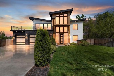 Lake Home Sale Pending in Boise, Idaho