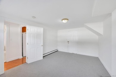 Charming Split-Level Gem in South Wantagh tucked away on a quiet - photo 23