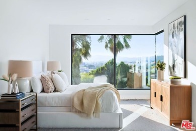 Perched above one of Silver Lake's most coveted corridors, this - photo 5