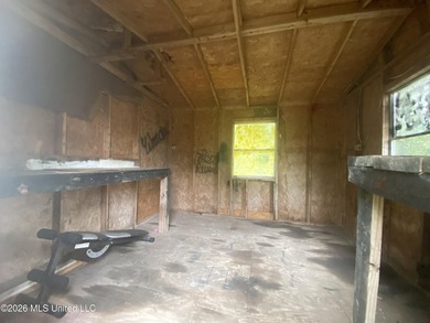 Great first time home buyer! This 3 BR 1 bath , Has a large - photo 12