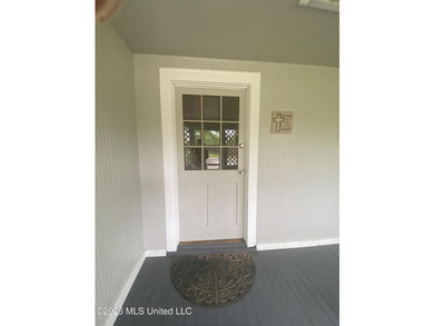Great first time home buyer! This 3 BR 1 bath , Has a large - photo 14