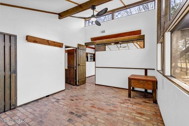 Searching for a real Caroll Ishee home on the beautiful