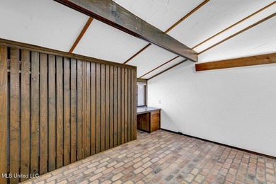 Searching for a real Caroll Ishee home on the beautiful