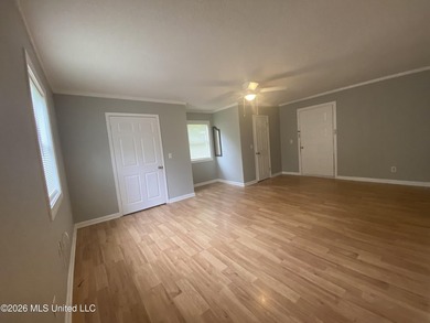 Great first time home buyer! This 3 BR 1 bath , Has a large - photo 30