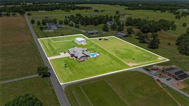 Luxury living meets exceptional functionality in this - photo 50