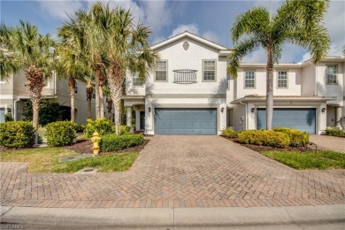 Lake Townhome/Townhouse For Sale in Fort Myers, Florida